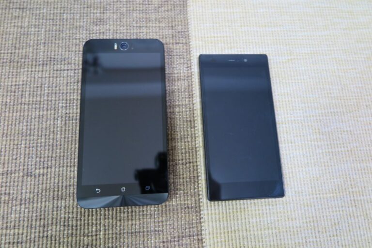 Zenfone SelfieとFREETEL MIYABIのサイズ比較